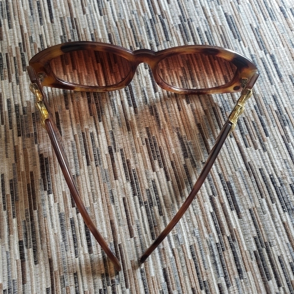 Vintage Sunglasses - Picture 6 of 13